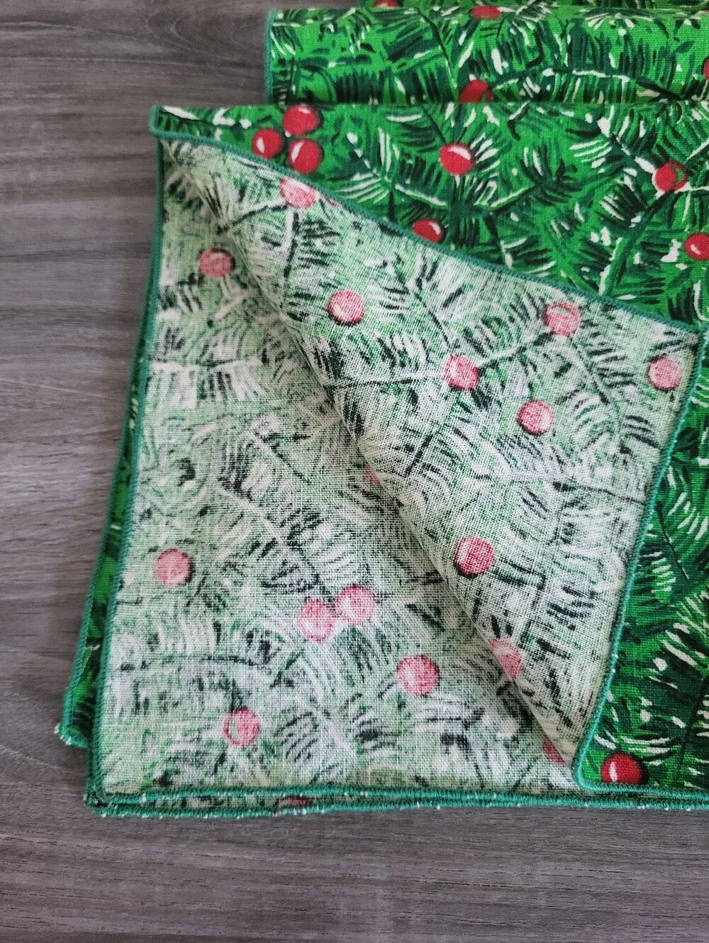 Vintage Holiday Square Cotton Napkins Set Of 5 Green/Red